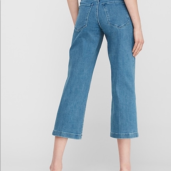 EXPRESS Capri Jeans - Picture 2 of 2